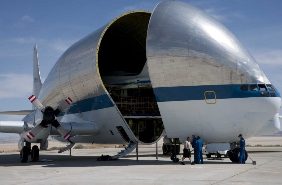 Nasa, trasporti spaziali: l'aereo sembra una balena