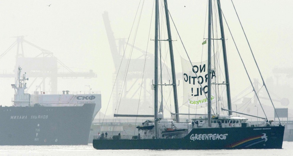 Olanda, Greenpeace blocca petroliera russa: trenta arresti
