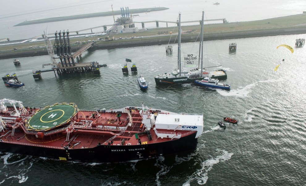 Olanda, Greenpeace blocca petroliera russa: trenta arresti