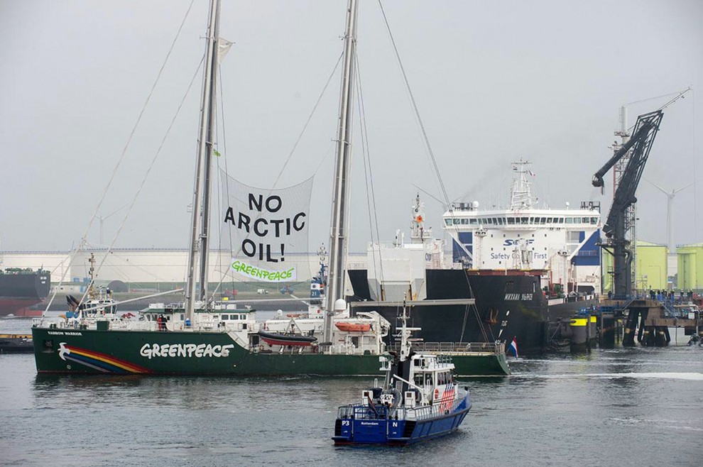 Olanda, Greenpeace blocca petroliera russa: trenta arresti