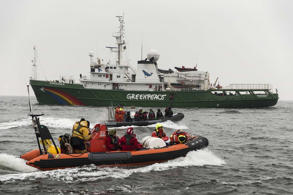 Olanda, Greenpeace blocca petroliera russa: trenta arresti