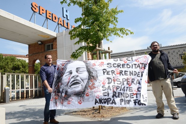 Stamina, sit-in dei pazienti a Brescia