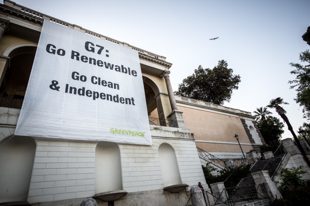 Greenpeace, attivisti al Pincio per l'energia pulita