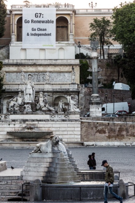Greenpeace, attivisti al Pincio per l'energia pulita