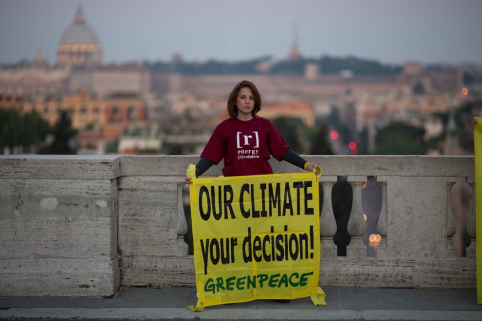 Greenpeace, attivisti al Pincio per l'energia pulita