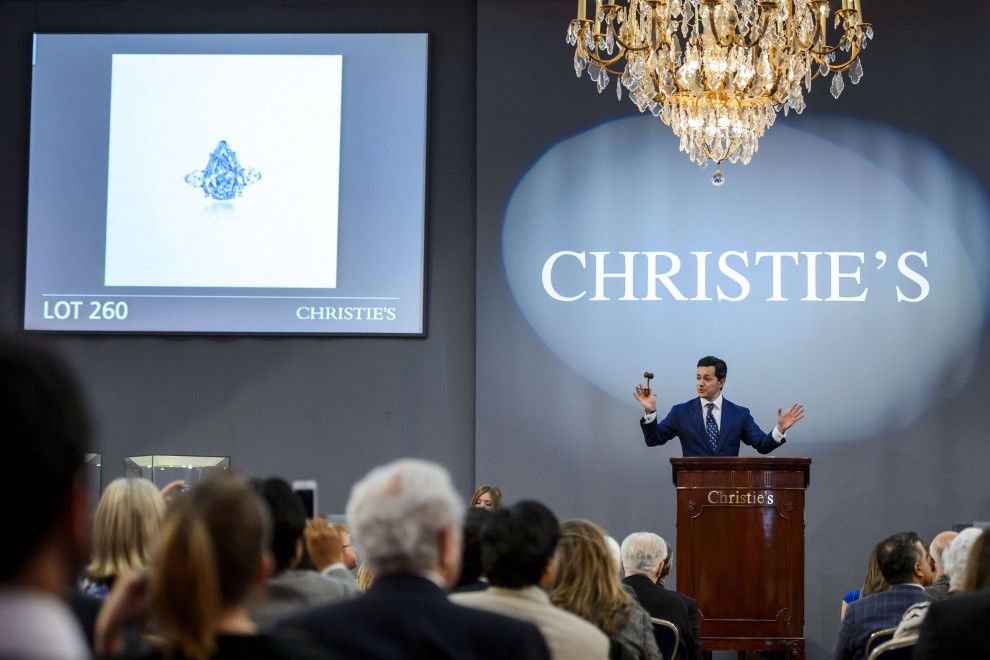 Il Diamante Blu Venduto Per 23 5 Milioni Di Dollari La Repubblica