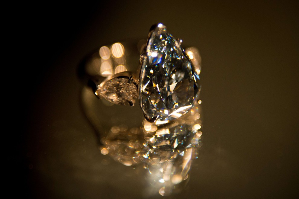 Il Diamante Blu Venduto Per 23 5 Milioni Di Dollari Repubblica it