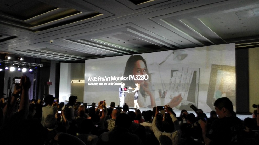 Asus decisa sulla strada dell'ibrido