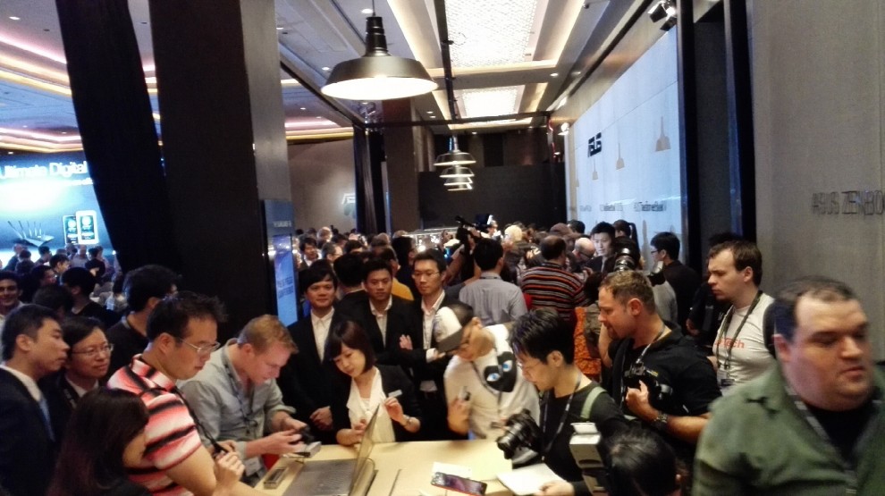 Asus decisa sulla strada dell'ibrido