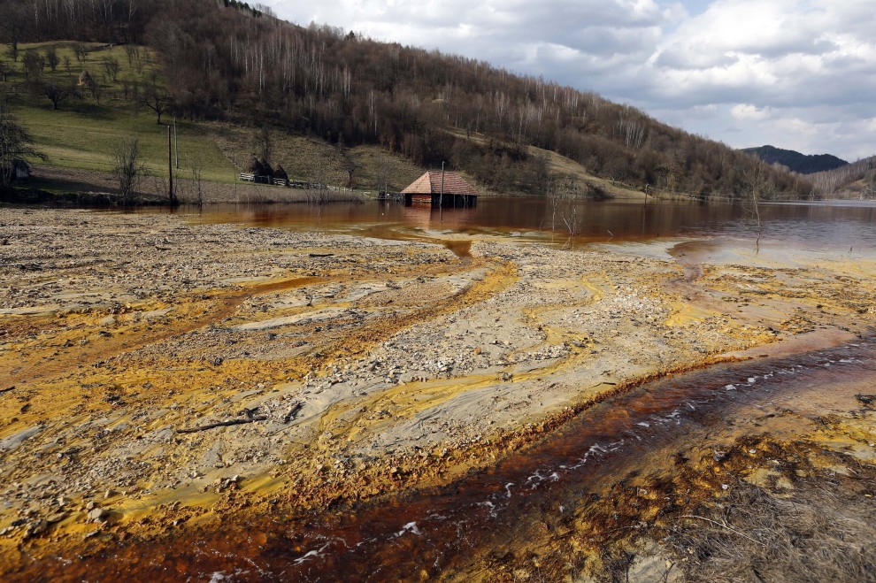 ''Un lago di cianuro'' in Romania: &egrave; l'effetto delle miniere d'oro