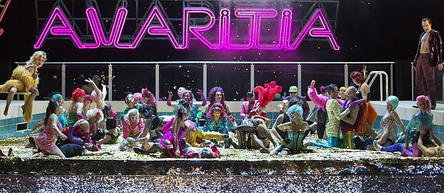 Tra neon e glitter: viaggio nella perdizione del libertino