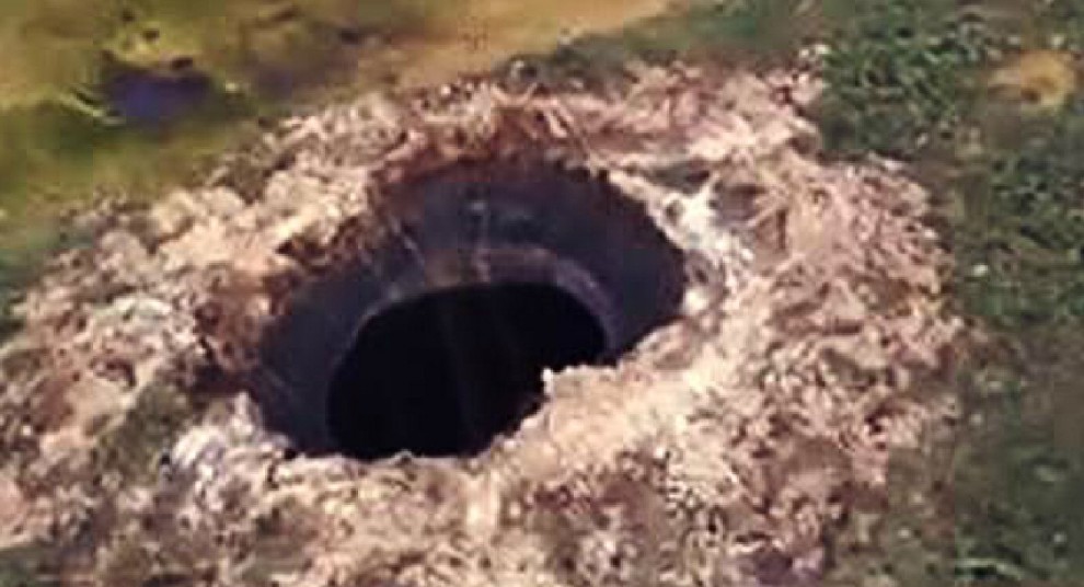 Siberia, misteriosa voragine si apre all'improvviso