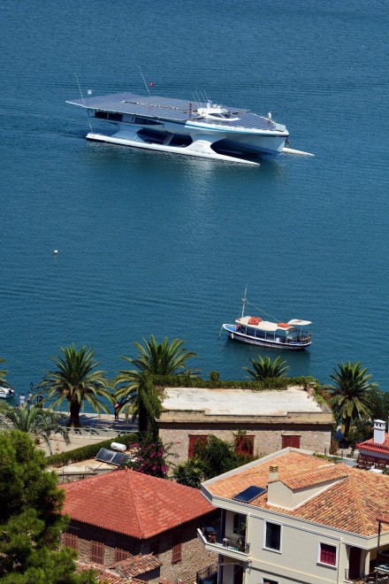 Turanor, giro in Grecia per il catamarano ecologico