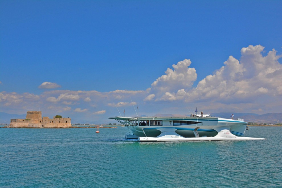 Turanor, giro in Grecia per il catamarano ecologico