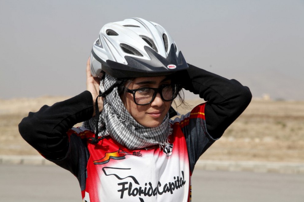 Afghanistan, donne in bici per l'emancipazione