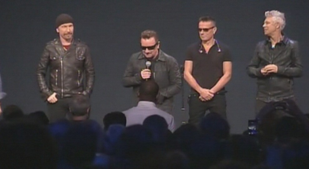 Apple, U2 chiudono lancio iPhone 6 e Apple Watch
