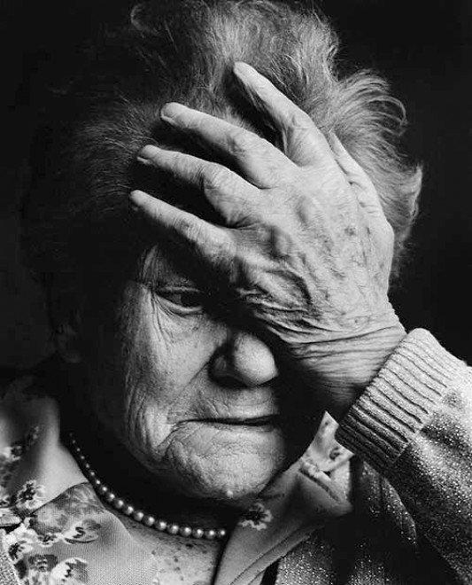 L'identit&agrave; perduta, i volti dell'Alzheimer: il fotoprogetto