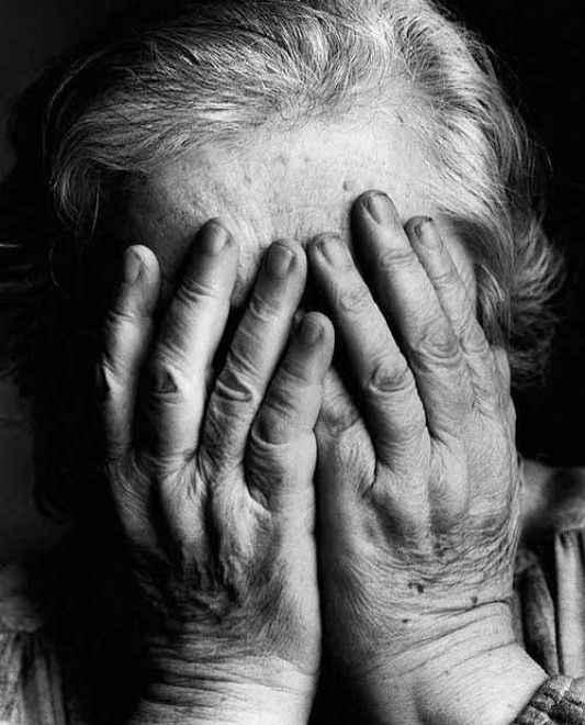 L'identit&agrave; perduta, i volti dell'Alzheimer: il fotoprogetto
