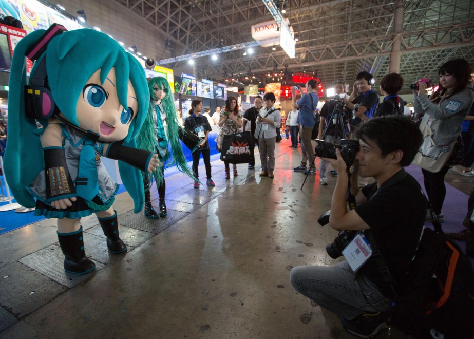 Tokyo Game Show, il fidanzato virtuale con orecchie da gatto