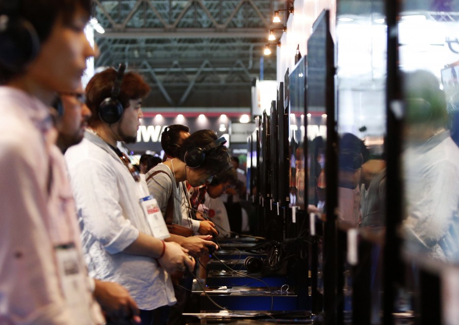 Tokyo Game Show, il fidanzato virtuale con orecchie da gatto