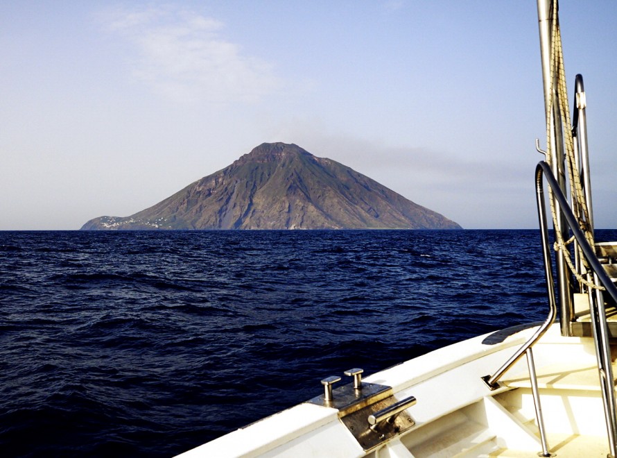 Stromboli, spettacolo notturno alla Sciara del Fuoco