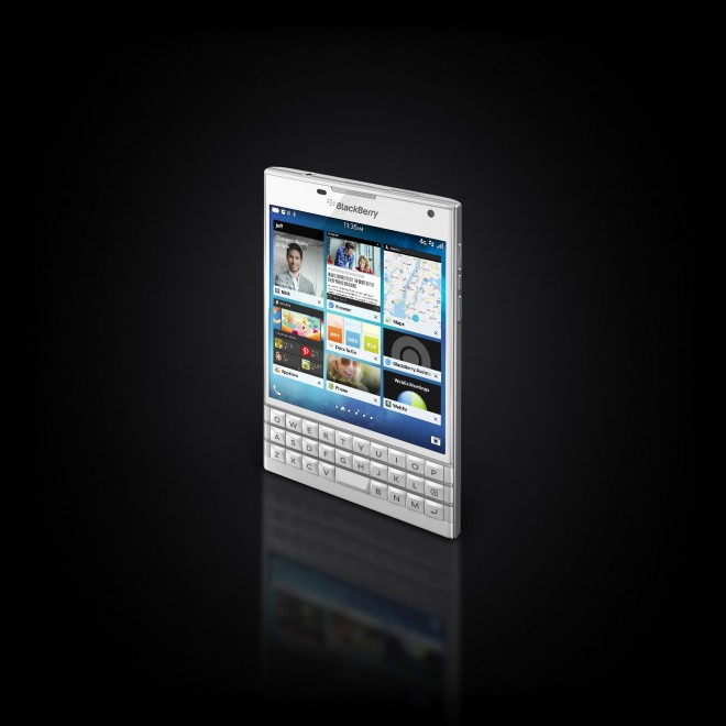 BlackBerry Passport: smartphone quadrato con tastiera fisica