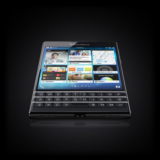 BlackBerry Passport: smartphone quadrato con tastiera fisica