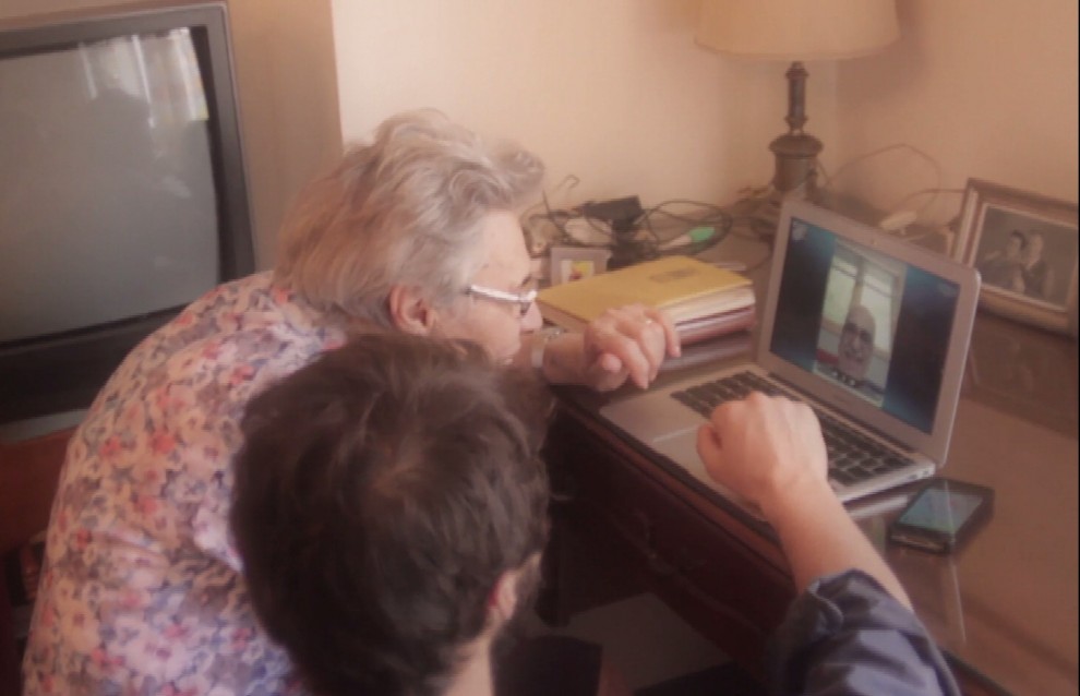 Ecco come aiutare i nonni a connettersi