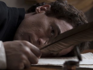 "Il giovane favoloso" è Giacomino, Leopardi nello sguardo di Elio Germano