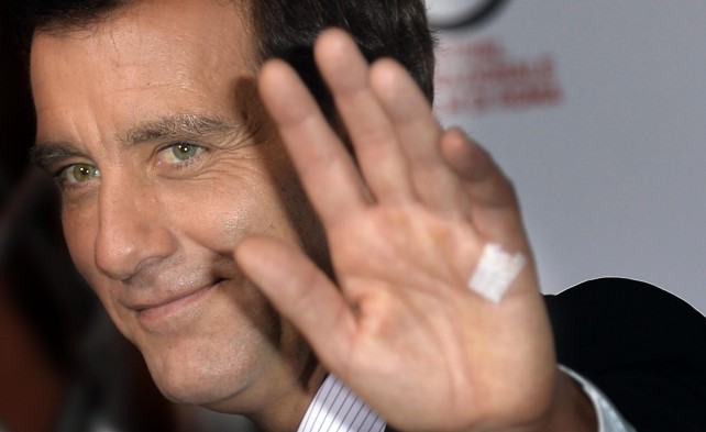 Clive Owen in camice bianco per "The Knick  Videointervista  /  Foto