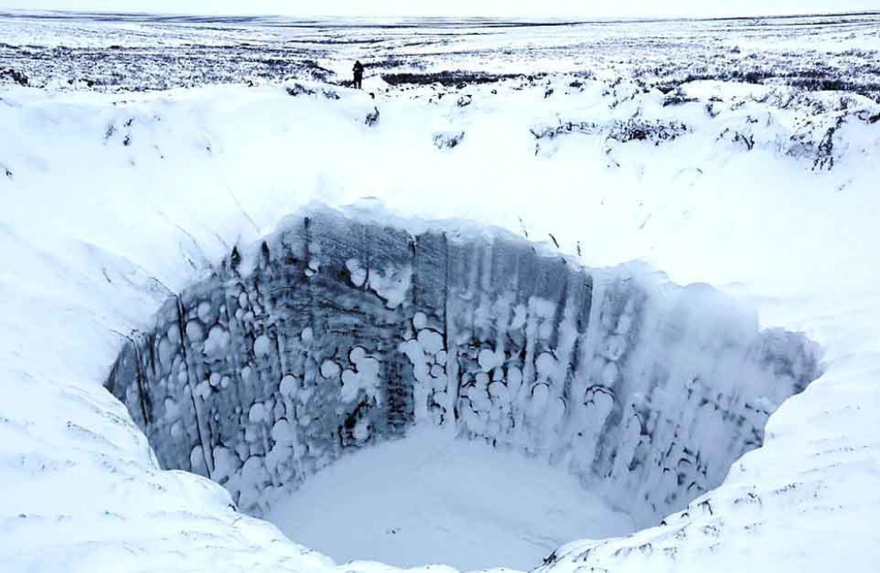 Siberia, la discesa nel cratere del mistero