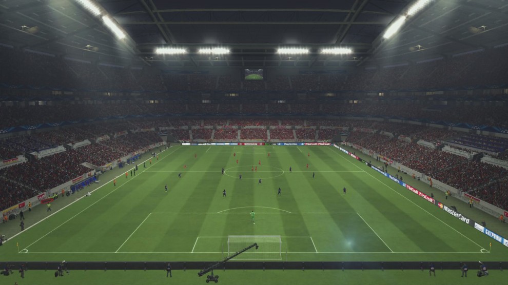 PES 2015, la vittoria (contro "FIFA") si conquista sul campo
