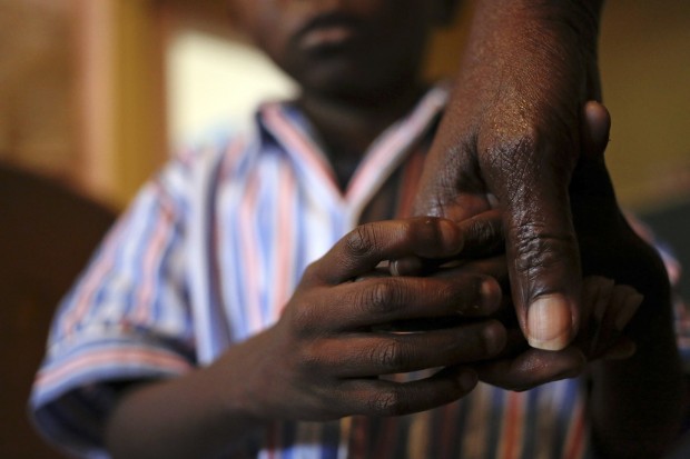 Dall'Italia a al Nepal: il mondo ricorda le vittime dell'Aids