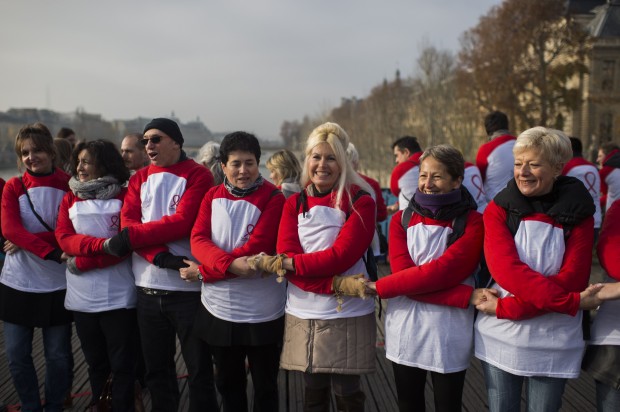 Dall'Italia a al Nepal: il mondo ricorda le vittime dell'Aids