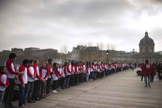 Dall'Italia a al Nepal: il mondo ricorda le vittime dell'Aids