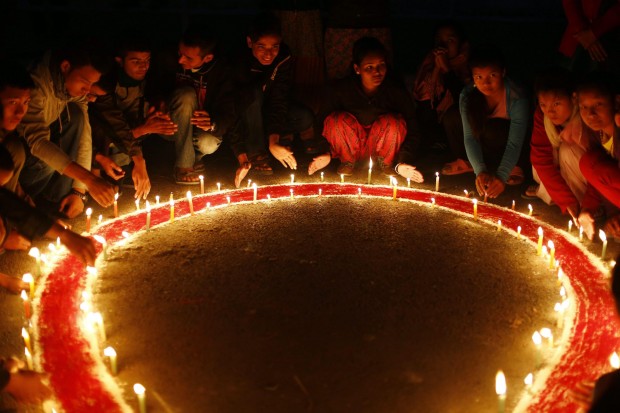 Dall'Italia a al Nepal: il mondo ricorda le vittime dell'Aids