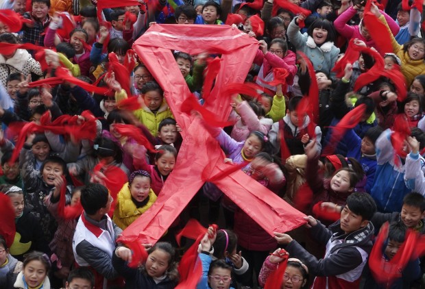 Dall'Italia a al Nepal: il mondo ricorda le vittime dell'Aids