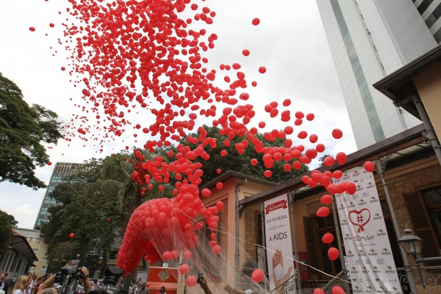 Dall'Italia a al Nepal: il mondo ricorda le vittime dell'Aids