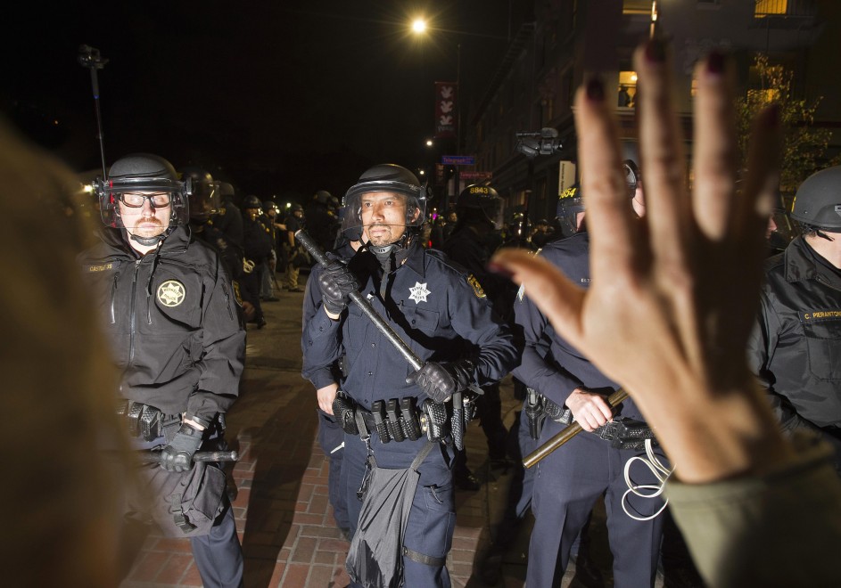 Usa Polizia Violenta O Razzista Le Iene