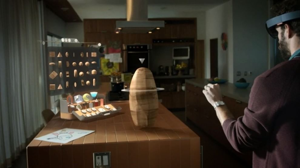 Microsoft HoloLens, gli ologrammi entrano nelle nostre case