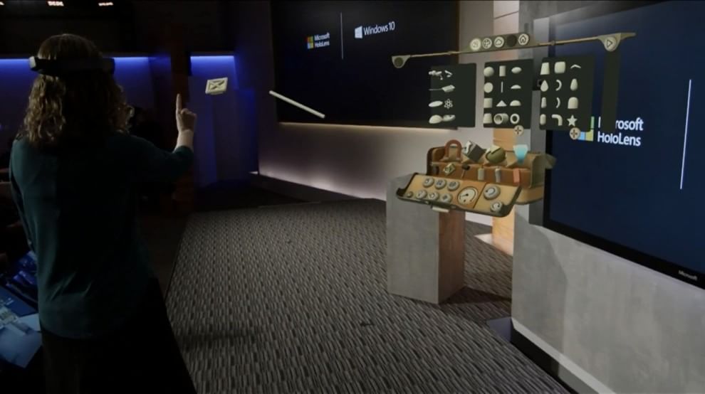 Microsoft HoloLens, gli ologrammi entrano nelle nostre case