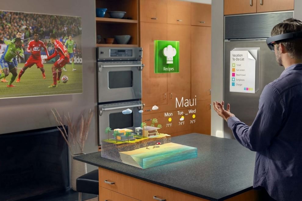 Microsoft HoloLens, gli ologrammi entrano nelle nostre case