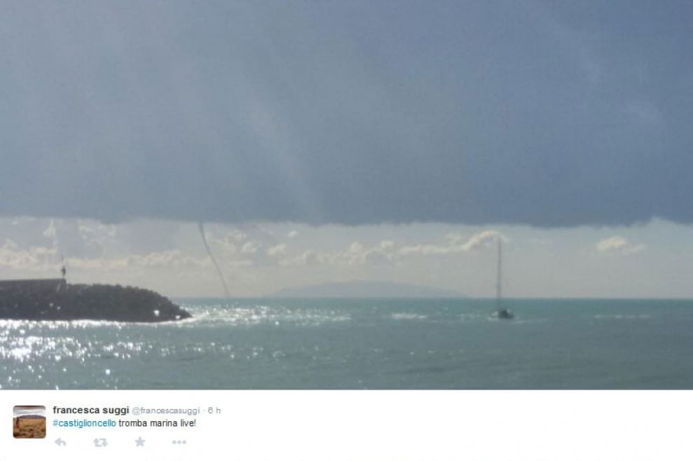 Livorno, doppia tromba d'aria: spettacolo social