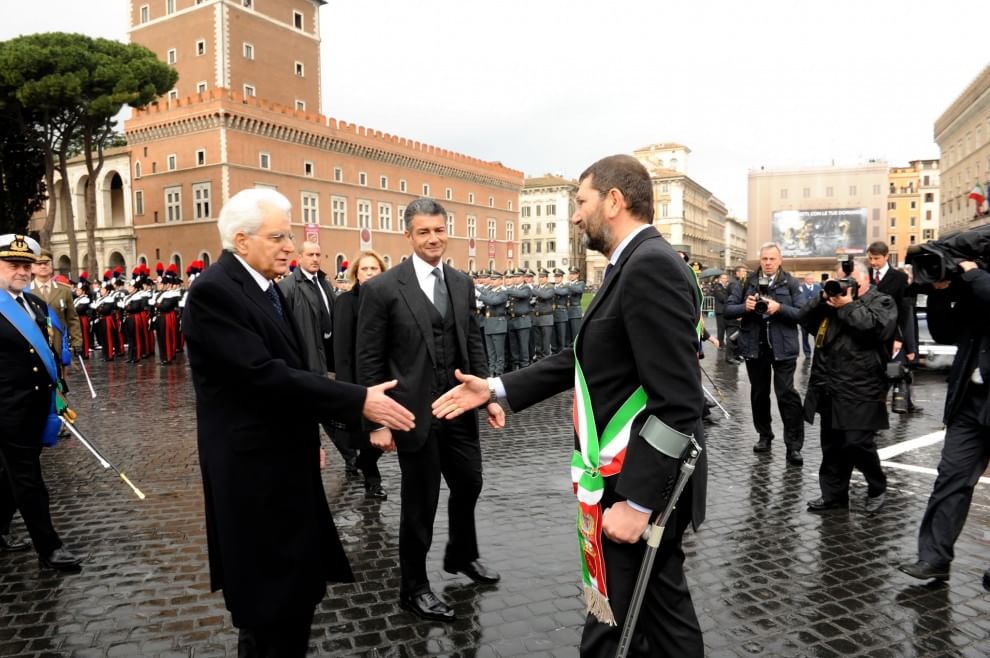 Marino incontra Mattarella: "Con i sindaci contro disuguaglianze" - la