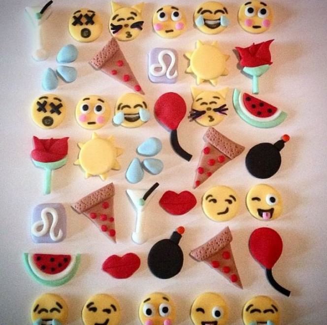 Dallo smartphone al forno: le emoticon diventano pasticcini