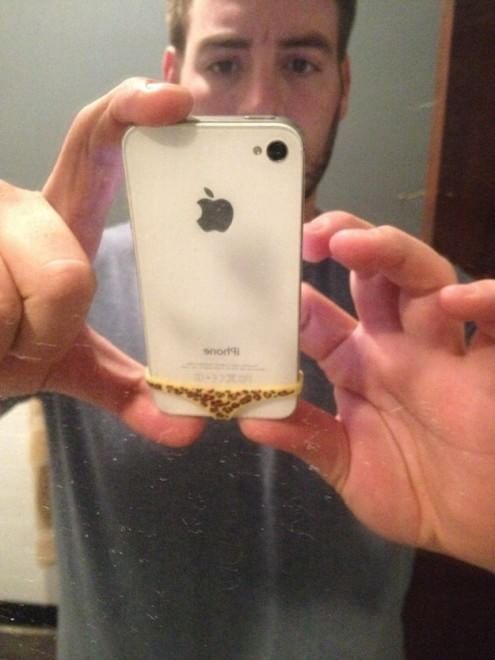 Oltre la creativit&agrave;: la cover per smartphone &egrave; trash