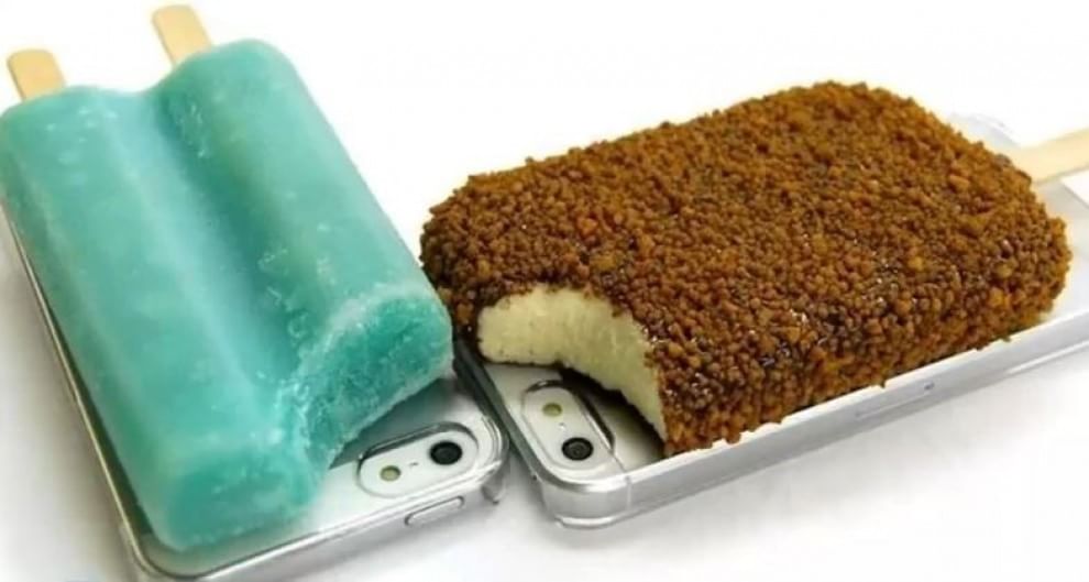 Oltre la creativit&agrave;: la cover per smartphone &egrave; trash