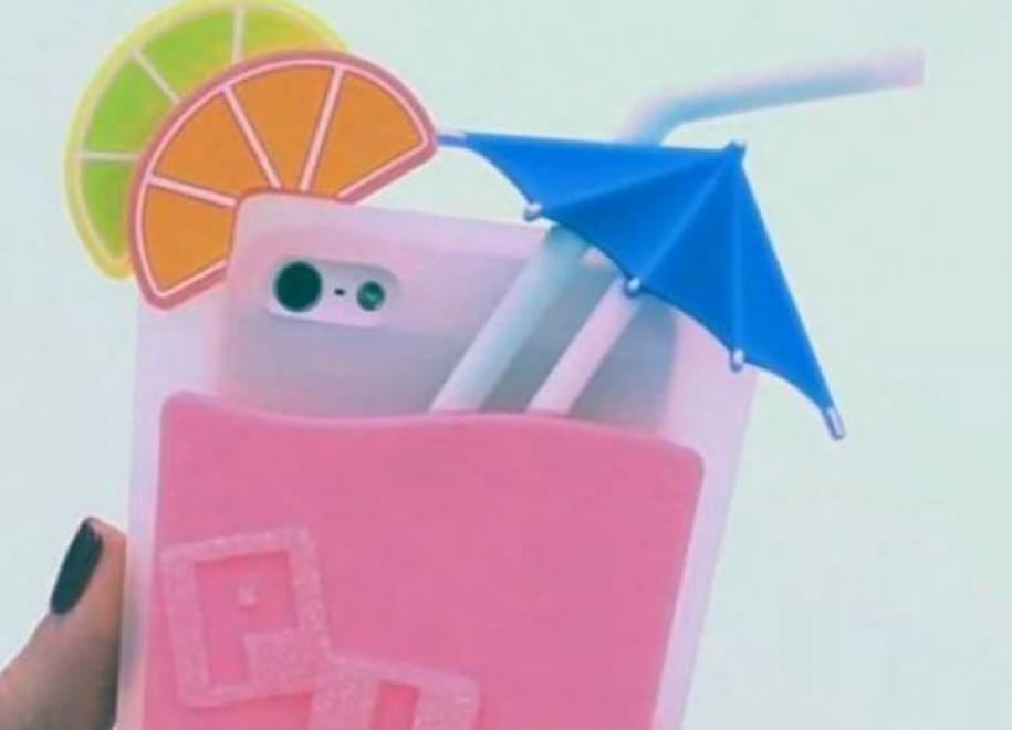 Oltre la creativit&agrave;: la cover per smartphone &egrave; trash