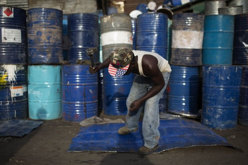 Il riciclo creativo: come si utilizzano i barili di petrolio