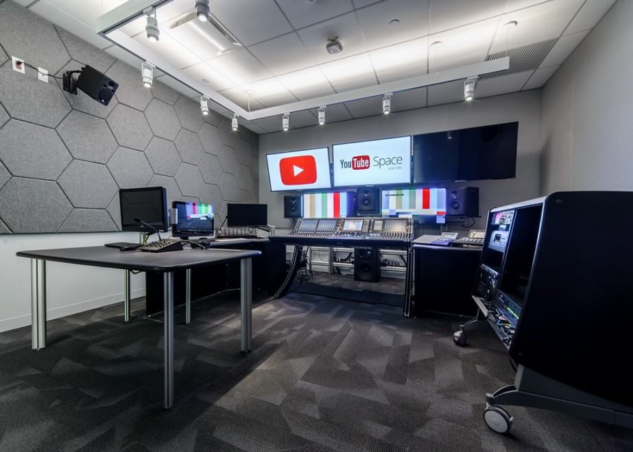 YouTube compie 10 anni: ecco gli studios di New York